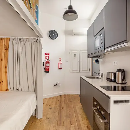 Nest - Near The Train To Lisbon & Sintra Apartment Algueirao-Mem Martins